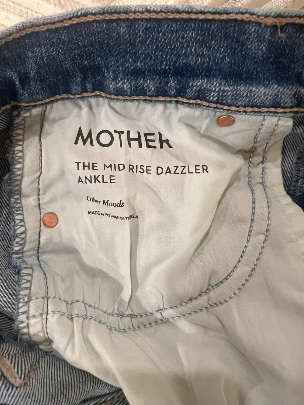 MOTHER Mid Rise Dazzler Ankle Jeans - Picture 4 of 5